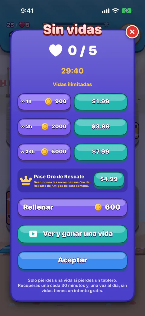 Sin vidas: 0 de 5 vidas y una cuenta atrás hasta la siguiente, después vidas ilimitadas durante 1, 3 o 24 horas con monedas o dinero, una recarga por 600 monedas, un vídeo por una vida y OK. Una nota indica que solo se pierde una vida al perder un tablero, que vuelve una cada 30 minutos y que una vez al día un depósito vacío recibe un intento gratis.